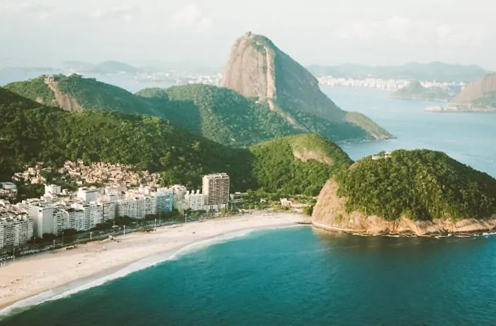 Copacabana- Vista Lateral Para O Mar Rio de Janeiro